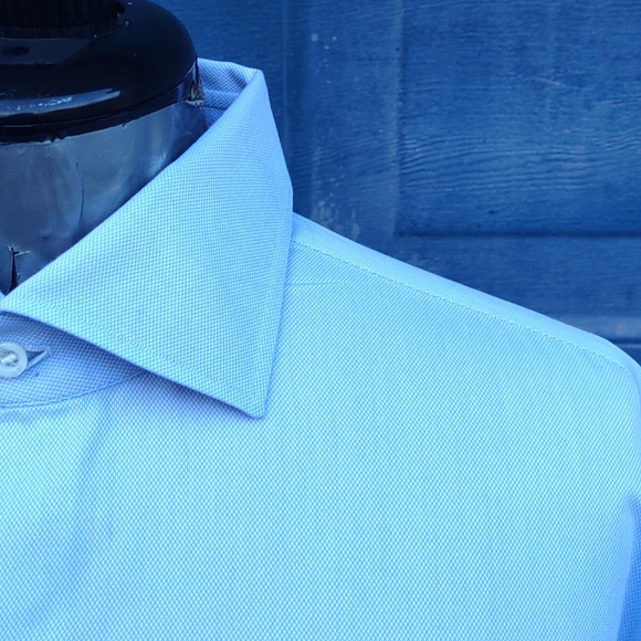 ISAIA (Napoli) Men's Solid Woven Luxury Dress Shirt. - Picture 6 of 17